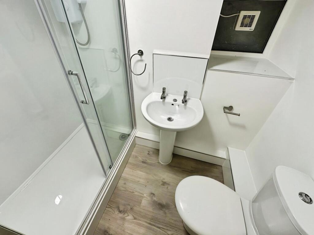 Apartment in Salisbury - More