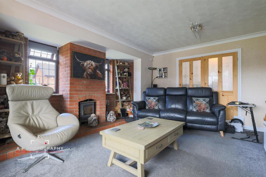House in Stoke-on-Trent - View 3