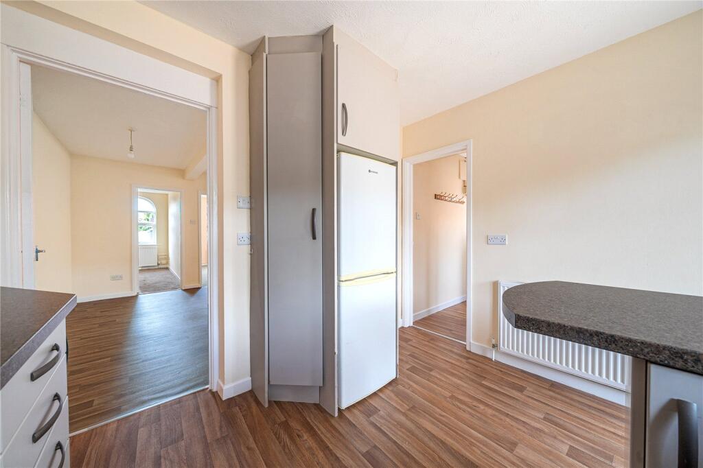 Apartment in Thatcham, West Berkshire - View 5