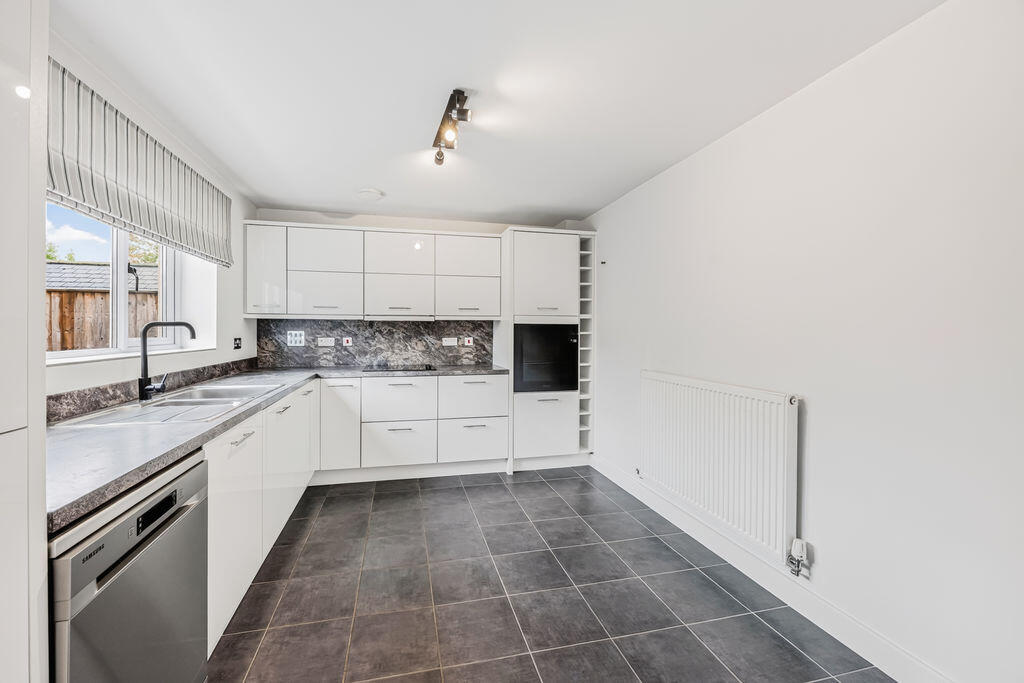 House in Cheltenham, Stoke Orchard - View 2