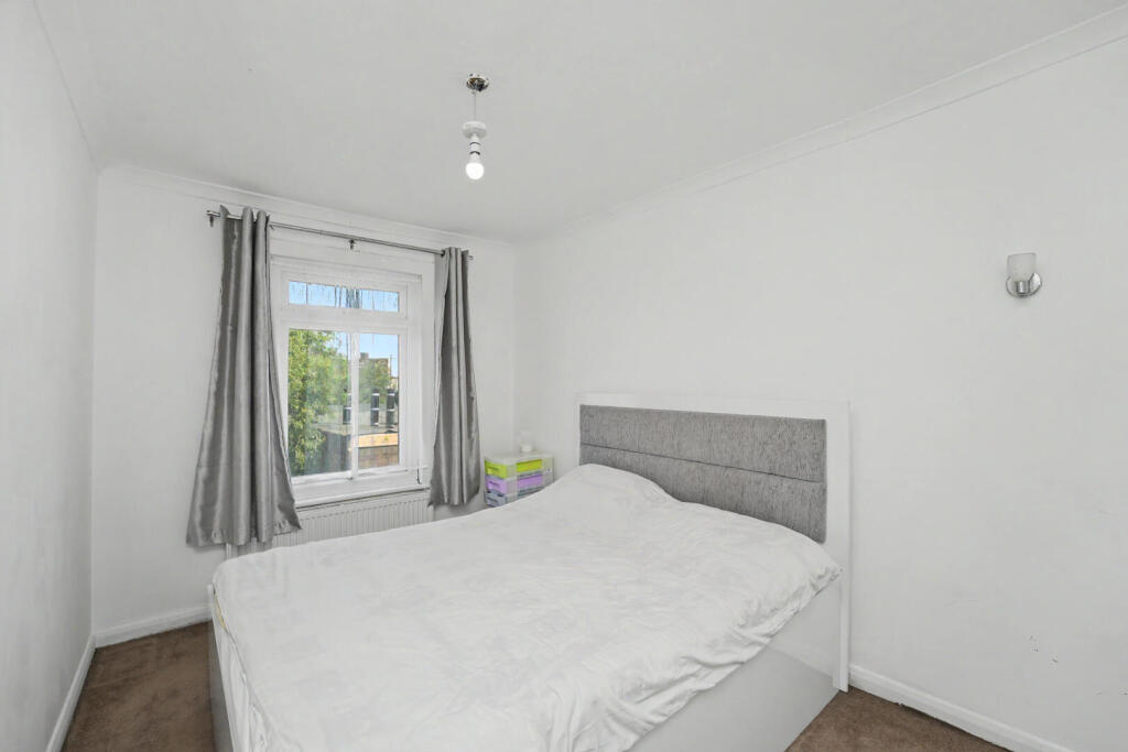 Oatlands Road, Enfield – pohled 5