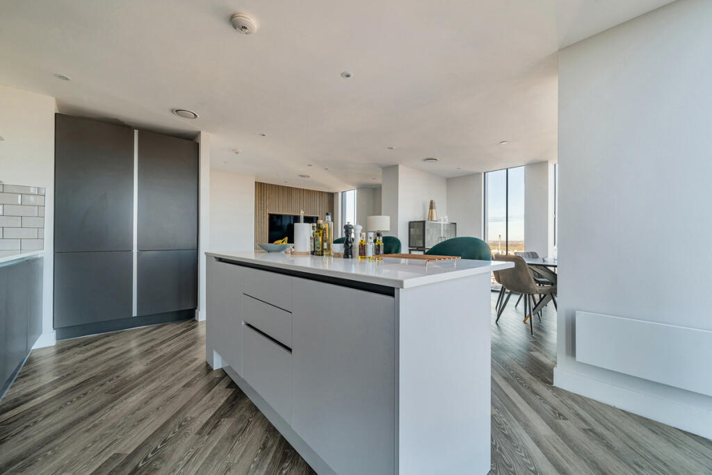 Apartment in Newcastle upon Tyne, Tyne and Wear - View 5