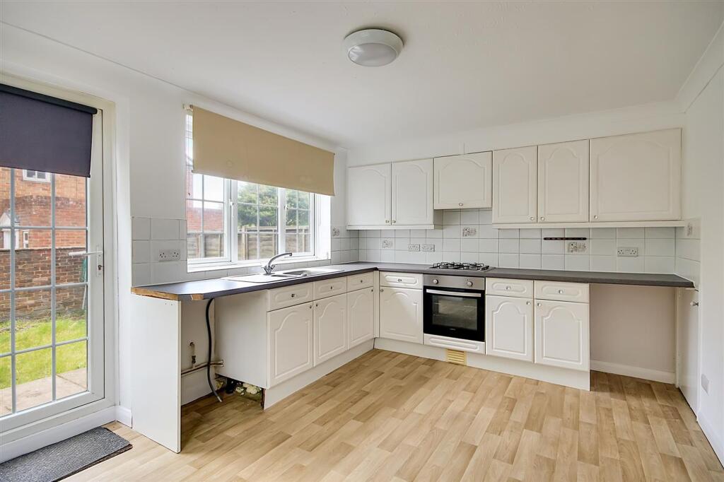 Wentworth Close, Worthing, BN13 photo 4