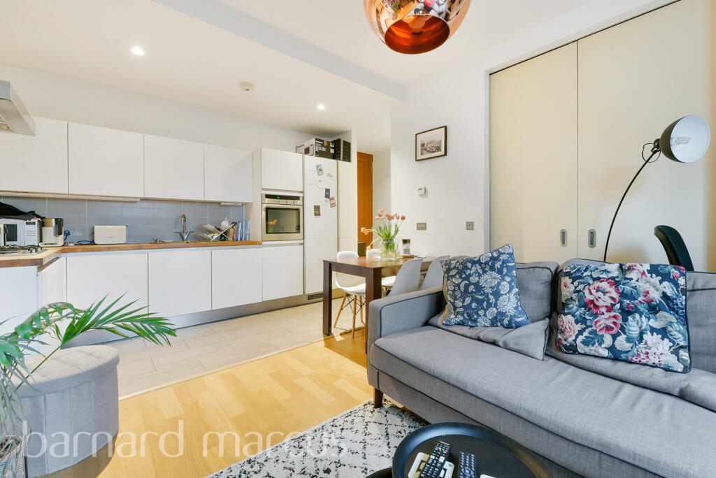 Apartment in London - More