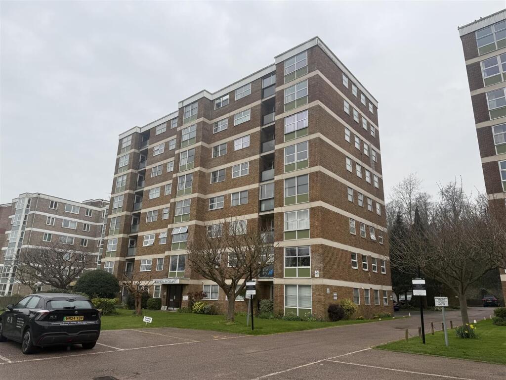 2-bed flat on London Road, Patcham, Brighton, £190,000