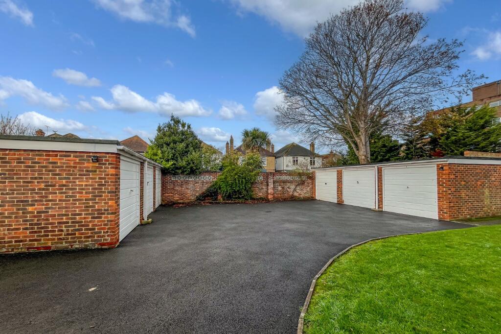 Brooklyn Avenue, Worthing, West Sussex photo 2