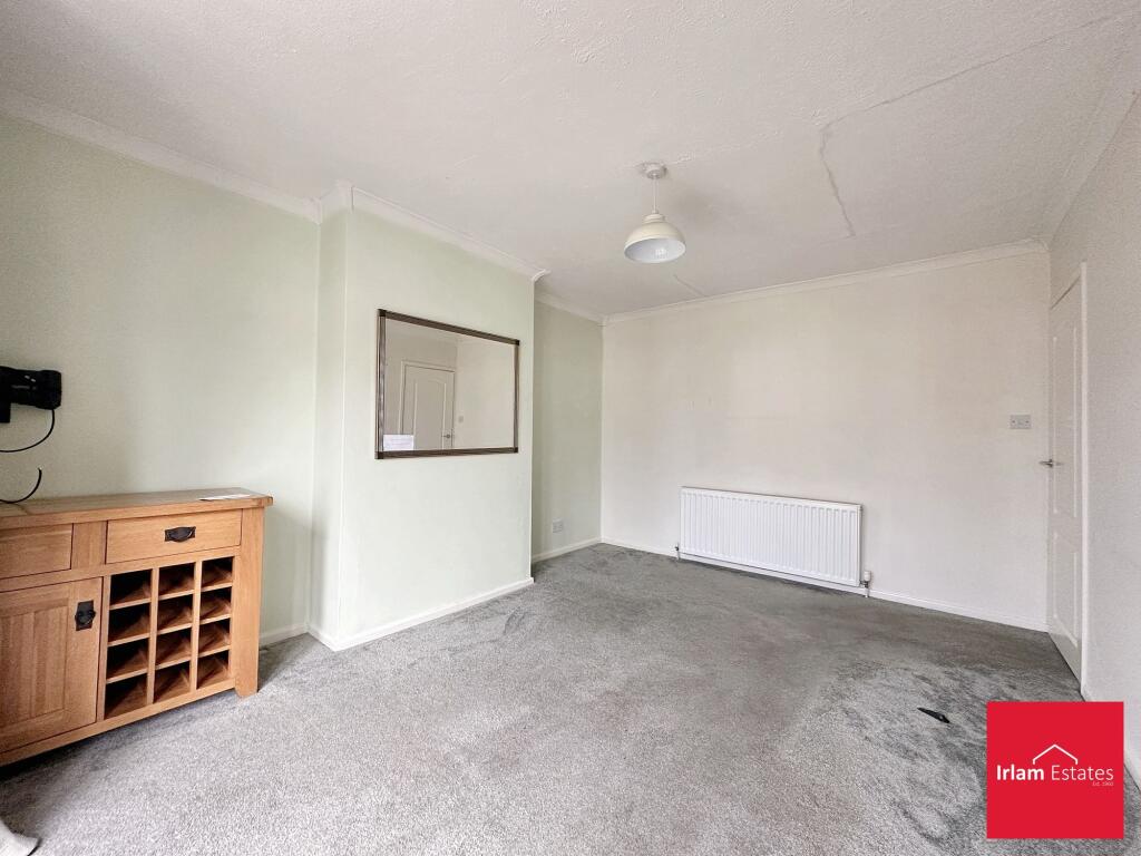 Sunningdale Drive, Irlam, M44 photo 3