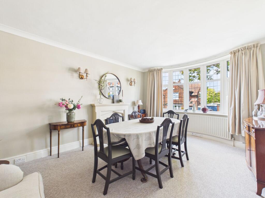 House in Gedling, Nottinghamshire - View 5
