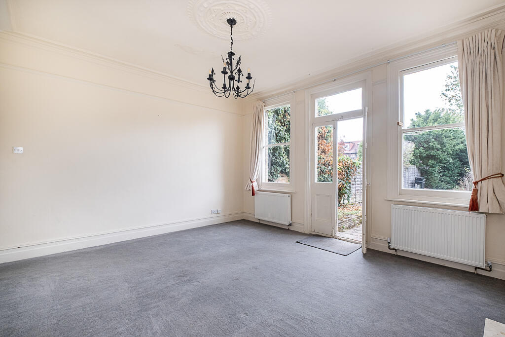 House in London, East Sheen - More