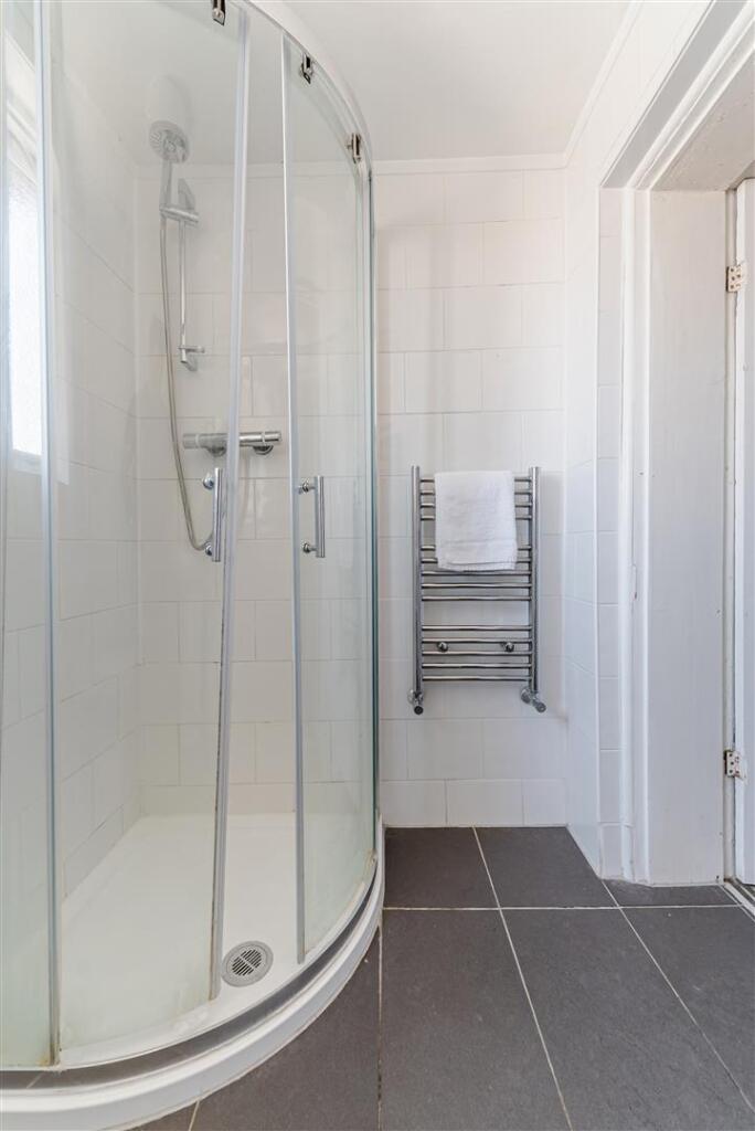 1 bedroom house share for rent