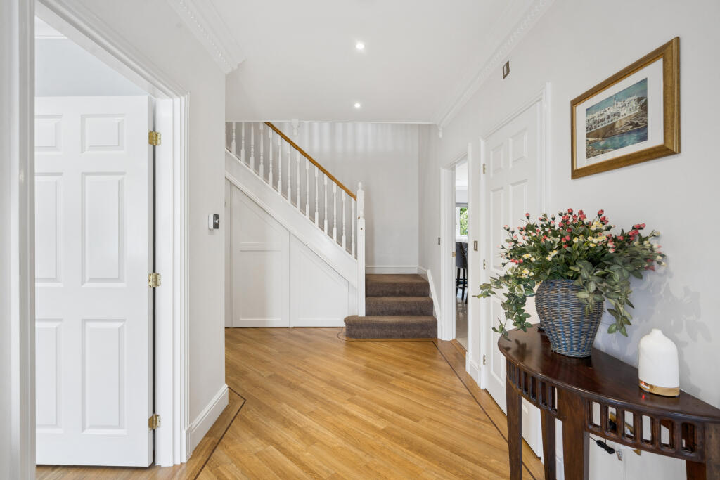 House in Slough, Gerrards Cross - View 5