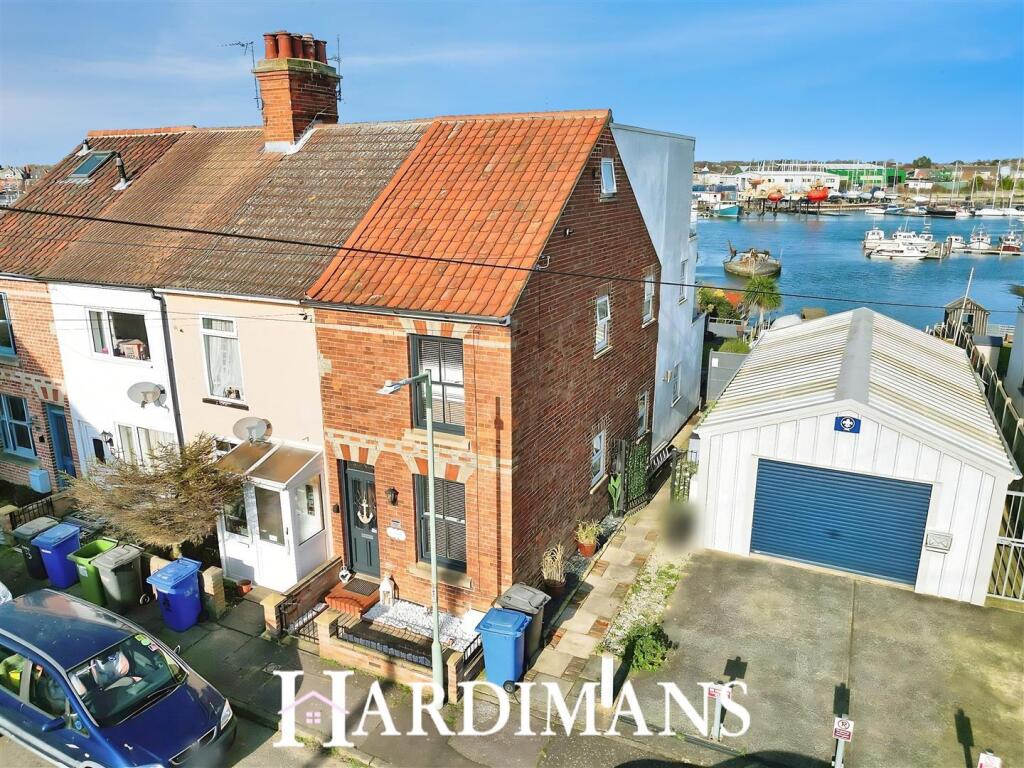 Lake View Road, Oulton Broad photo 2