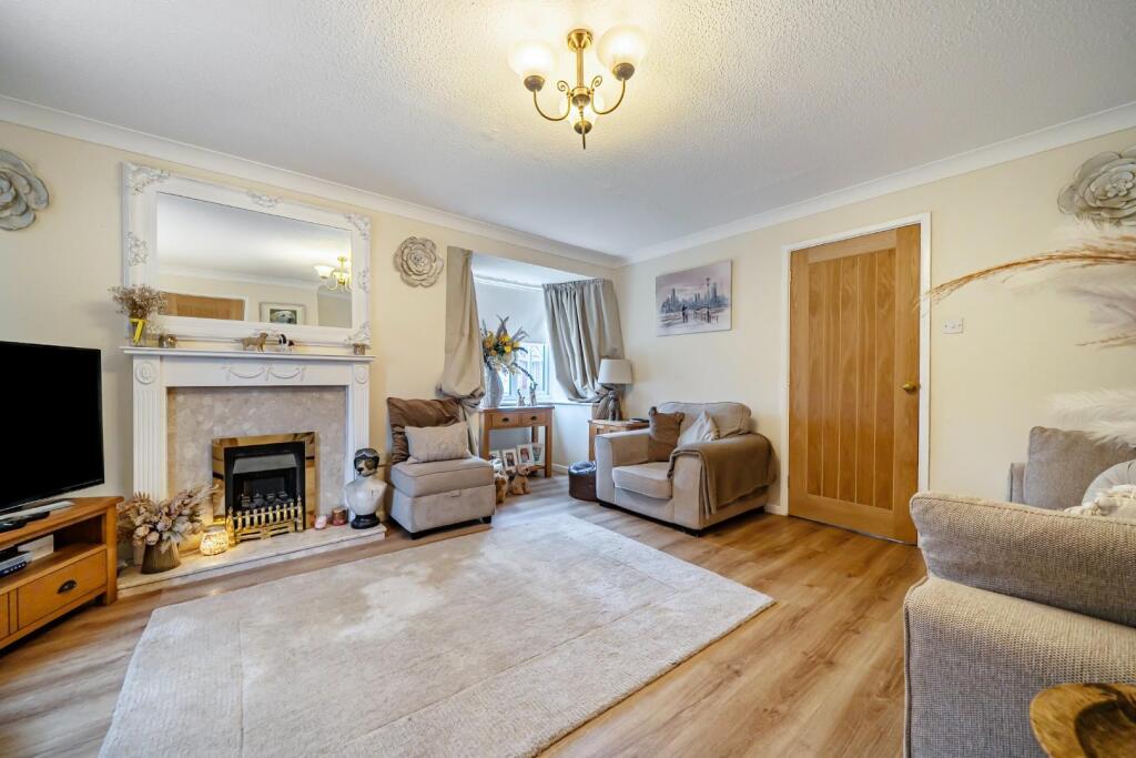 Oldcastle Avenue, Guilsfield, Welshpool photo 3
