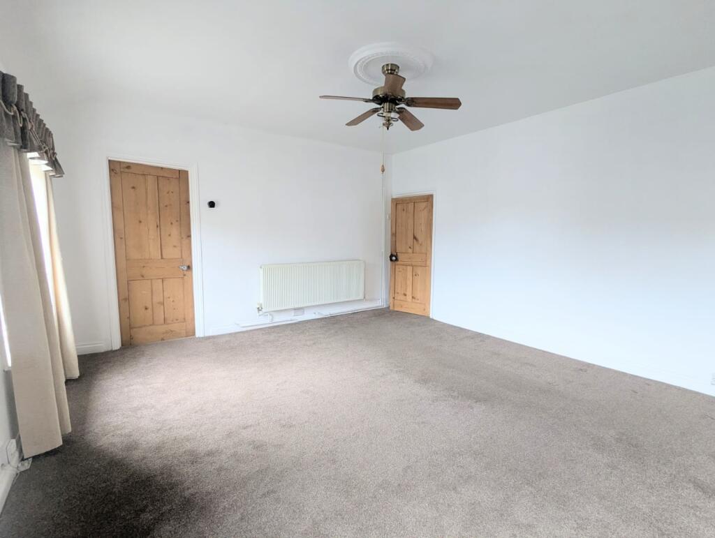 Apartment in Milton Keynes - View 4