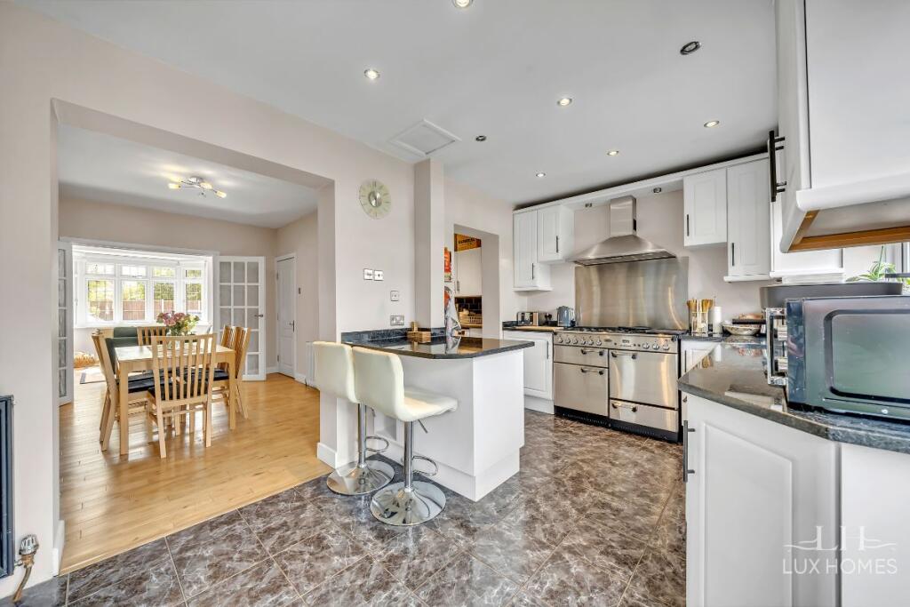 House in London, Gidea Park - View 3