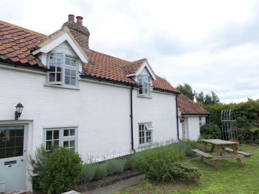 Main image of property: The White House, Wenhaston