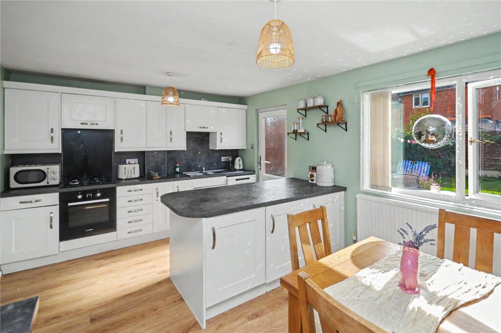 House in Leeds, West Yorkshire - View 4
