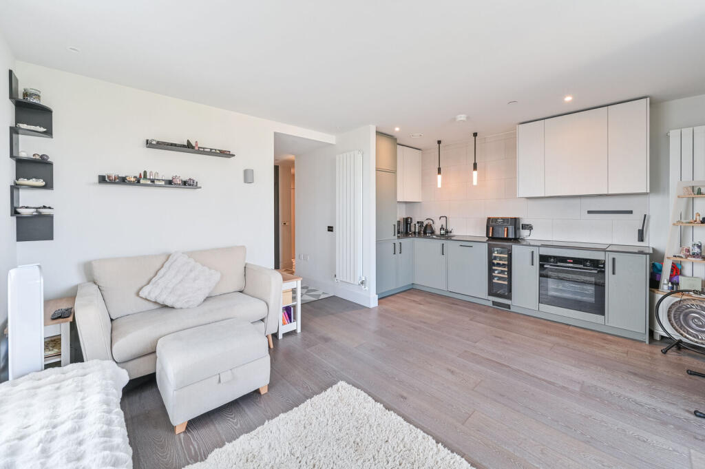 Apartment in London, Royal Borough of Greenwich - More