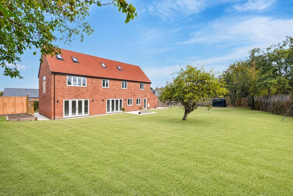 House in Tewkesbury, Teddington - View 2