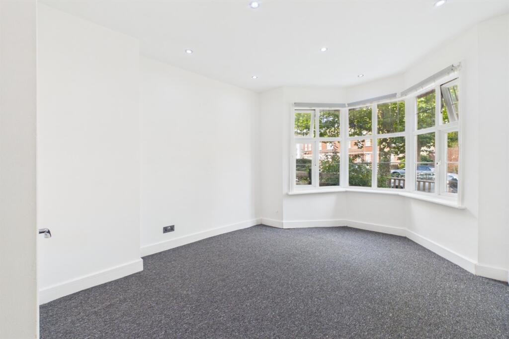 Apartment in London - View 2