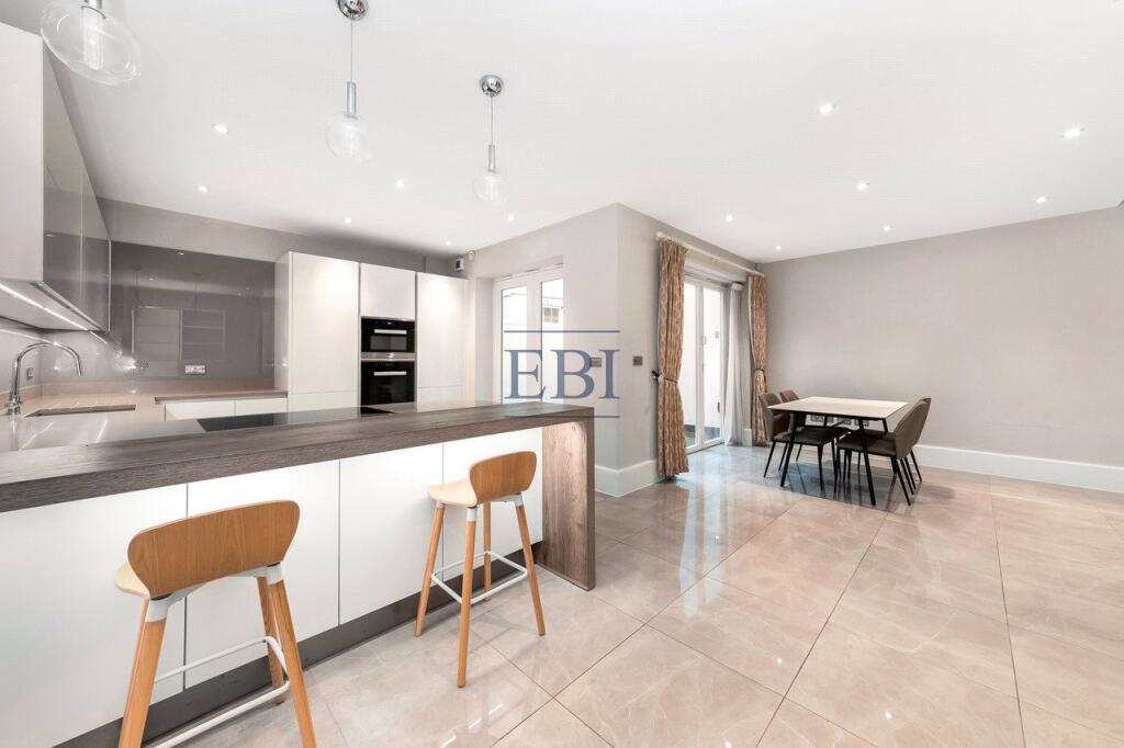 Main image of property: Pembridge Road, Nottinghill Gate, London, W11