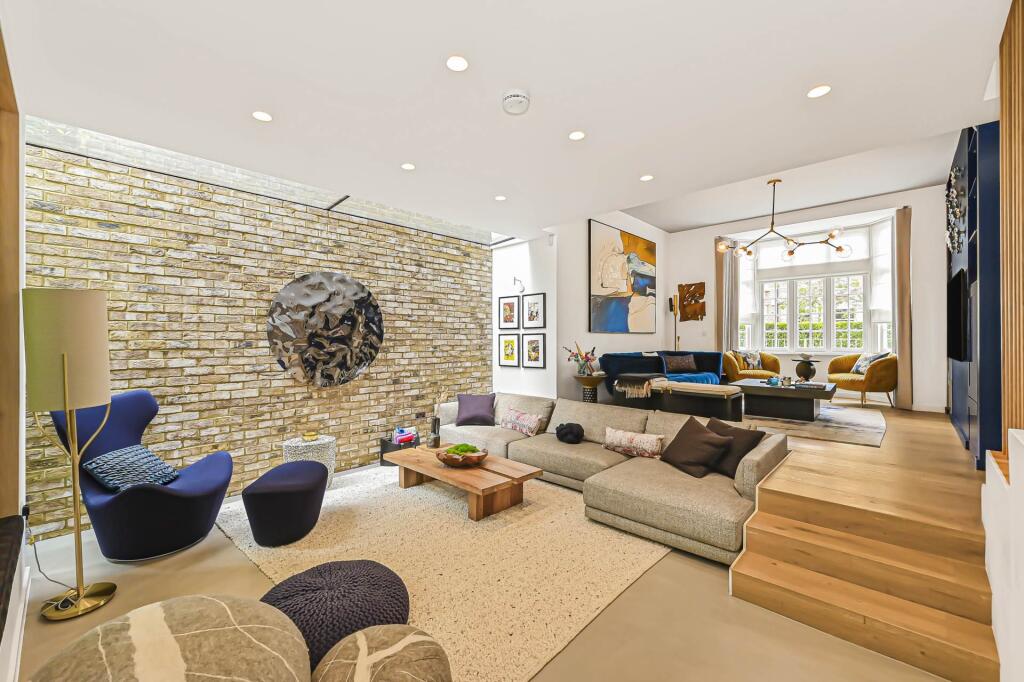 House in London - More