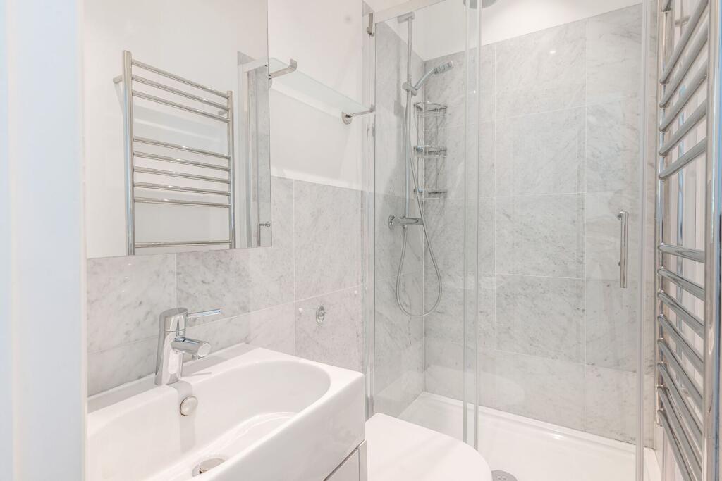 Apartment in London - View 5