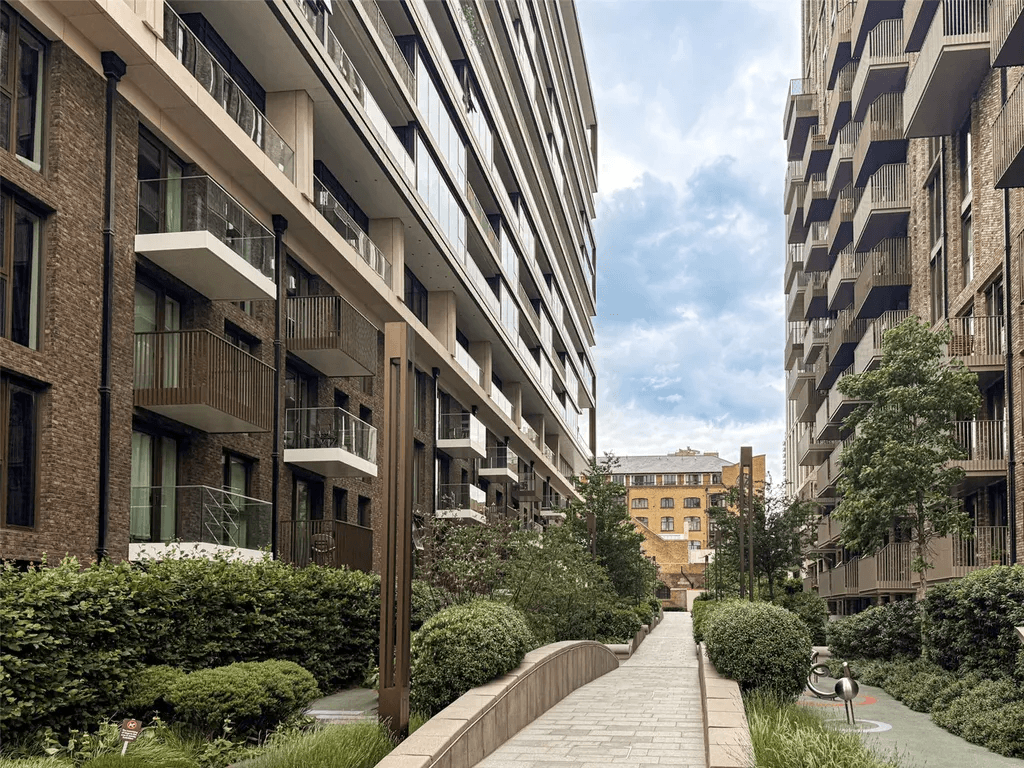 Main image of property: 3 Merino Gardens, LONDON, E1W 2DP