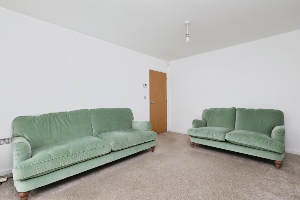 Ploughlands Grove, Kirkbymoorside, YO62 photo 3