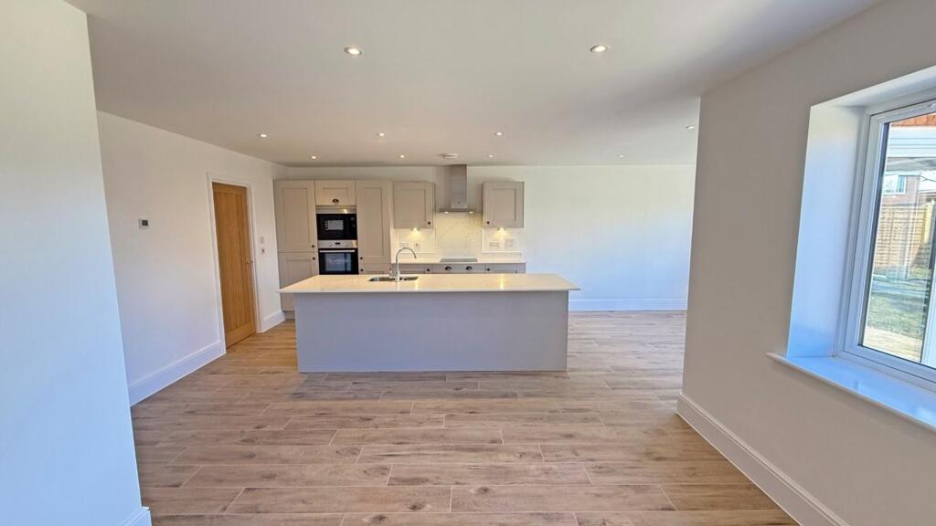 Severn Meadows, Saffron Grove, WR8 photo 4