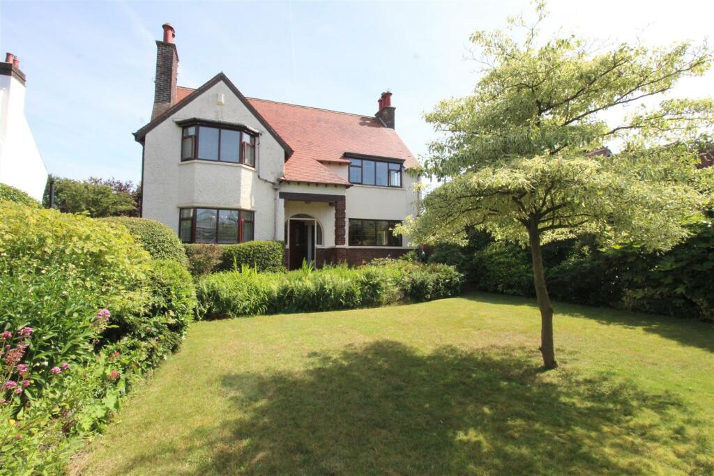 4-bed detached on St. Annes Road East, Lytham St. Annes, £685,000