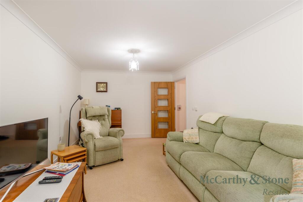 Apartment in Worcester - More