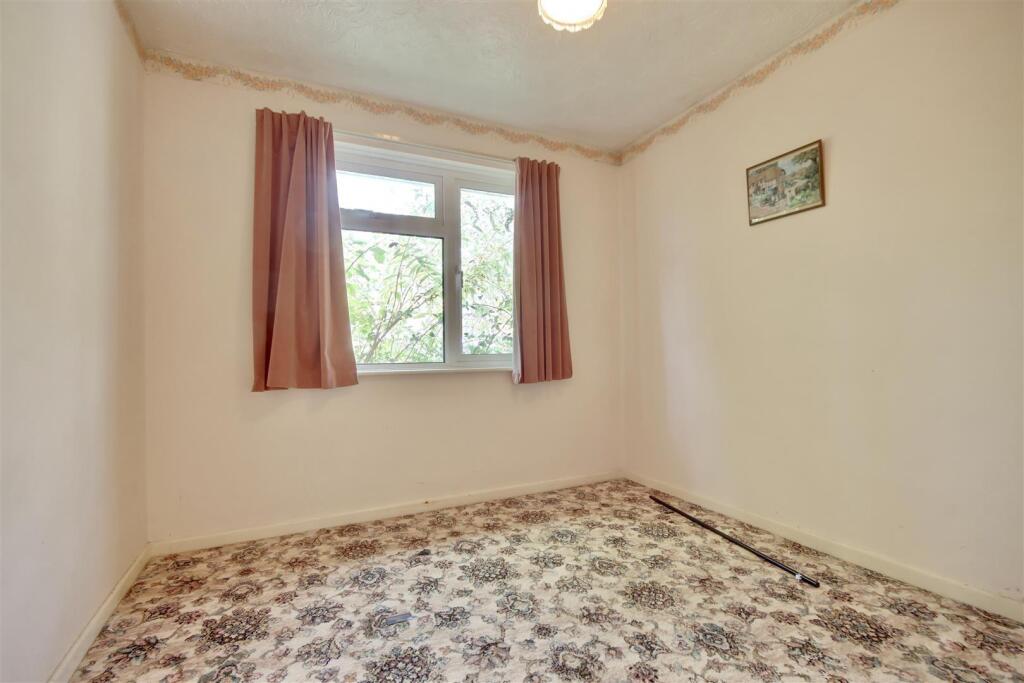 Cherry Tree Avenue, Waterlooville photo 4