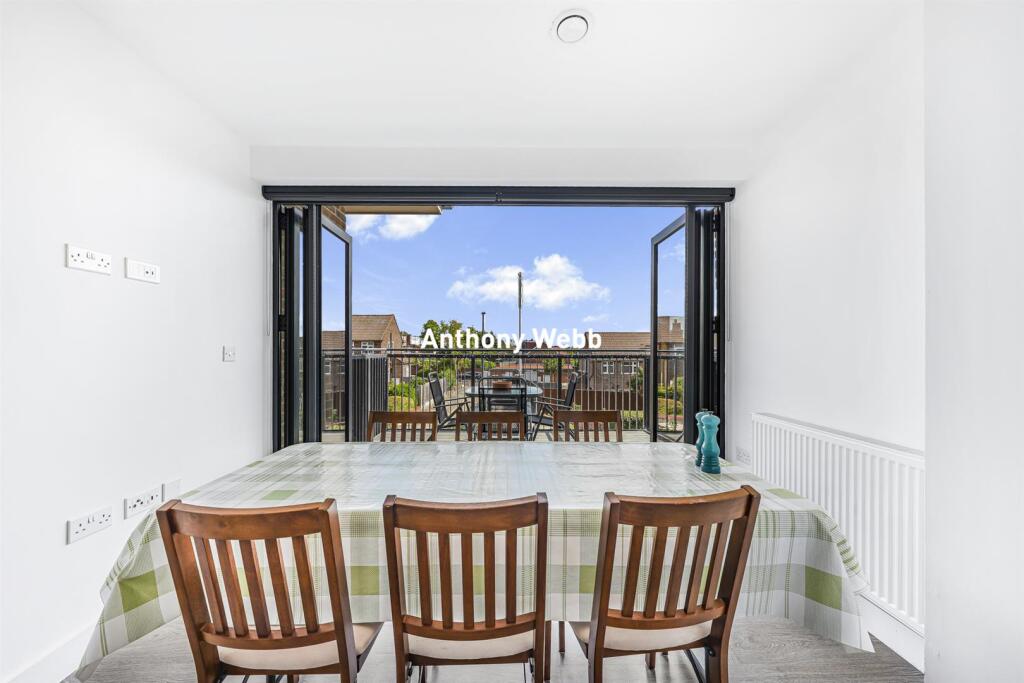 Apartment in London, Oakwood, Southgate - View 5
