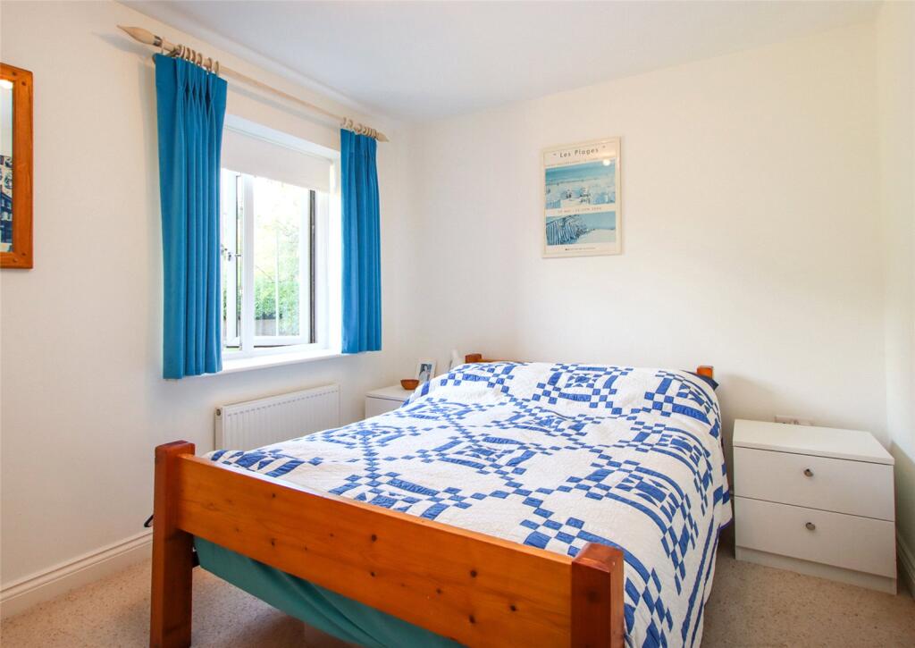 House in Southampton - More