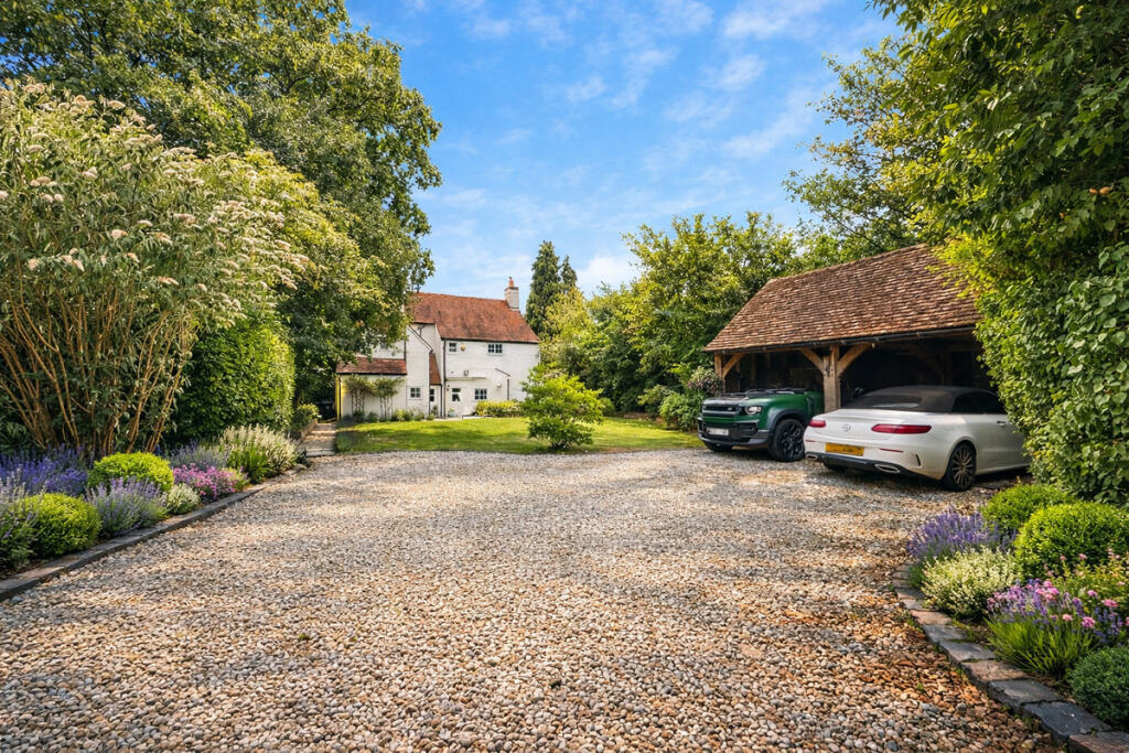 Additional image 3 of Wootton Wawen, Henley-In-Arden, Exceptional Value