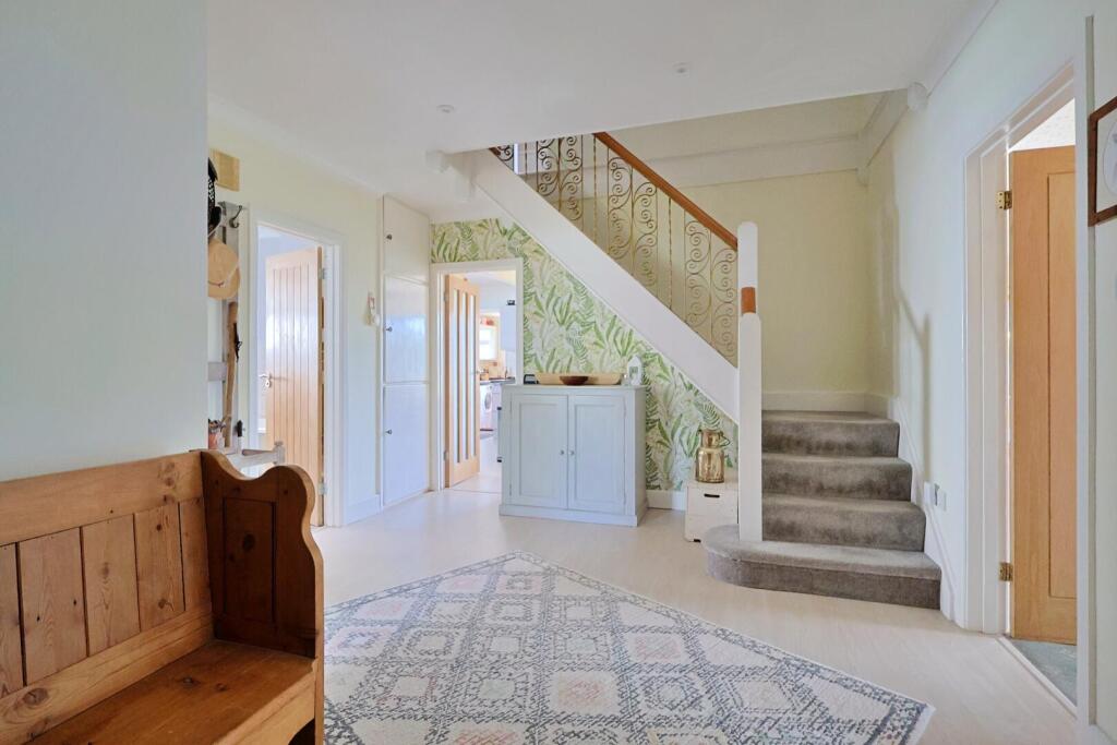 House in Corfe Mullen - View 3
