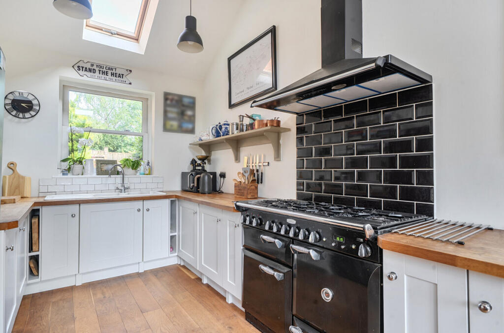 House in Guildford - View 5