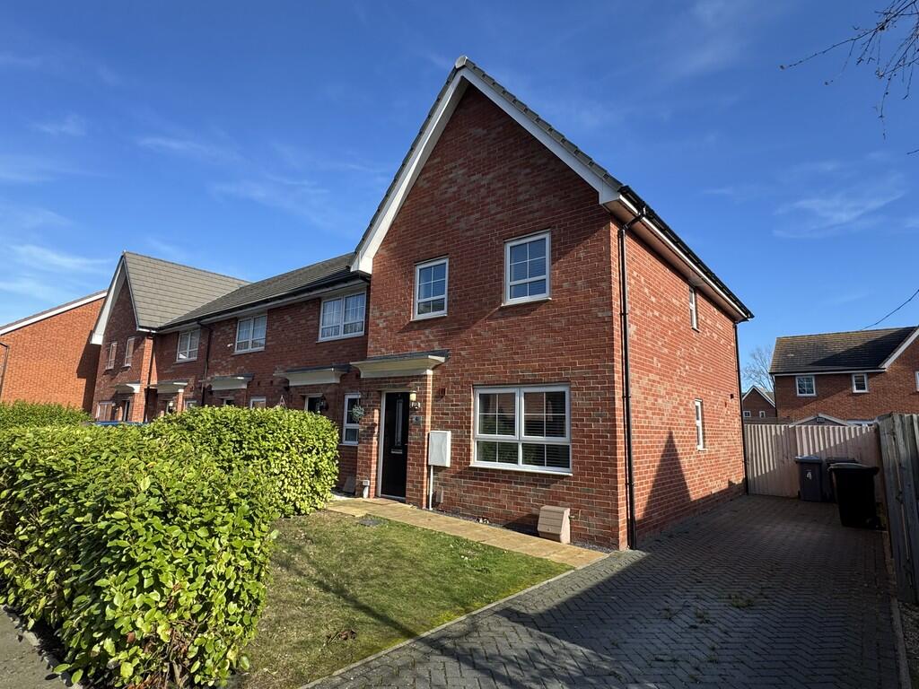3-bed terraced on Stables Road, Felixstowe, £282,500