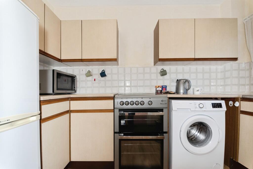 Apartment in Highworth, Swindon - View 5