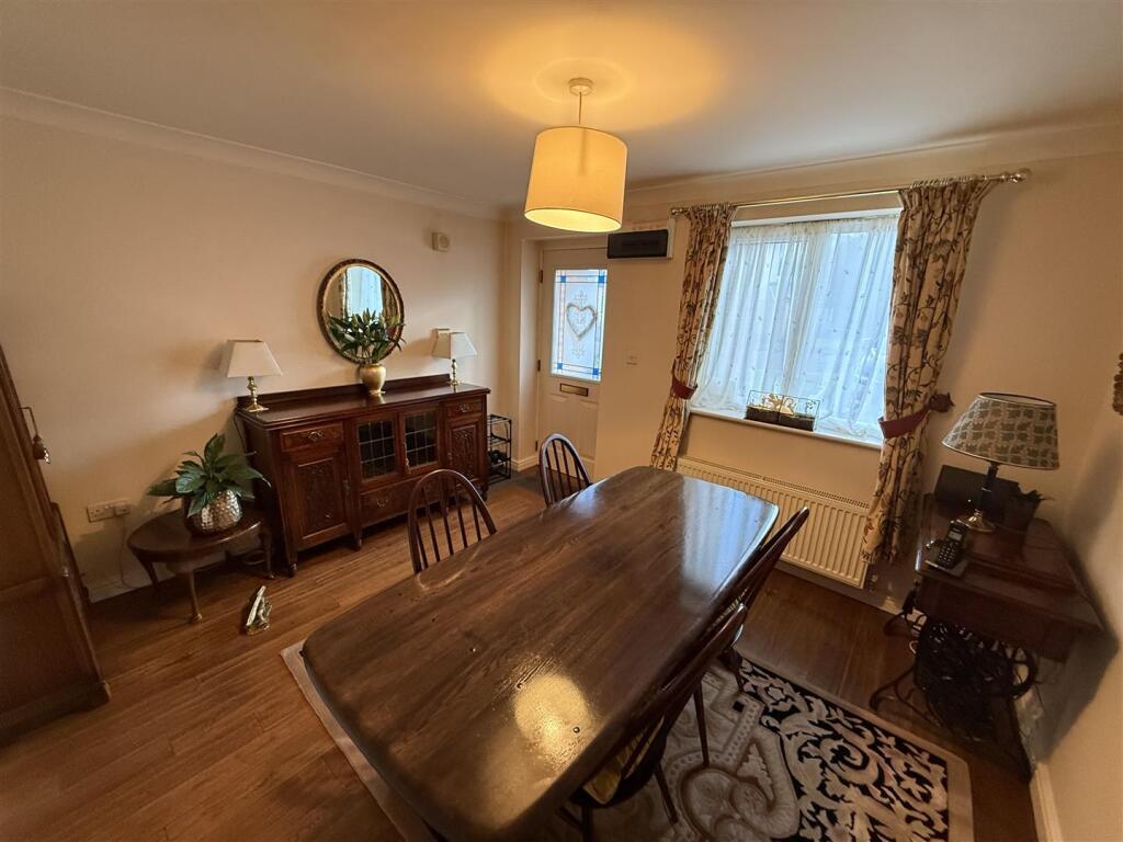 House in Chesterfield, Derbyshire - View 3