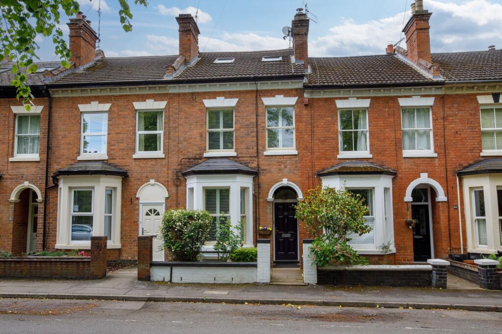 Main image of property: Guys Cliffe Terrace, Warwick, CV34