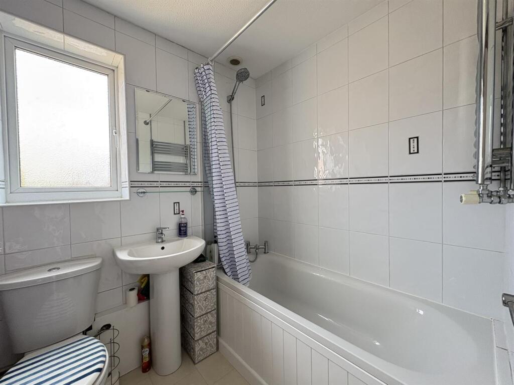 Additional image 13 of Lords Wood, Welwyn Garden City