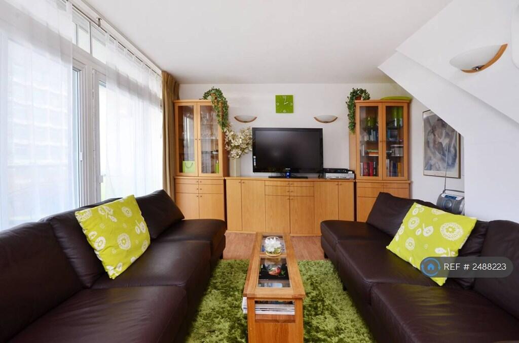 2 bedroom maisonette for rent