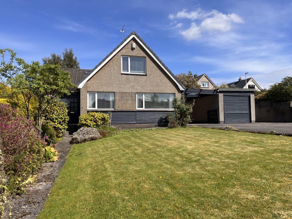 Main image of property: 11 Laburnum Grove Stirling FK8 2PR