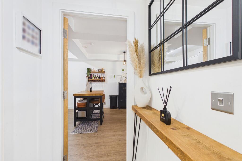 Apartment in Chester - View 5