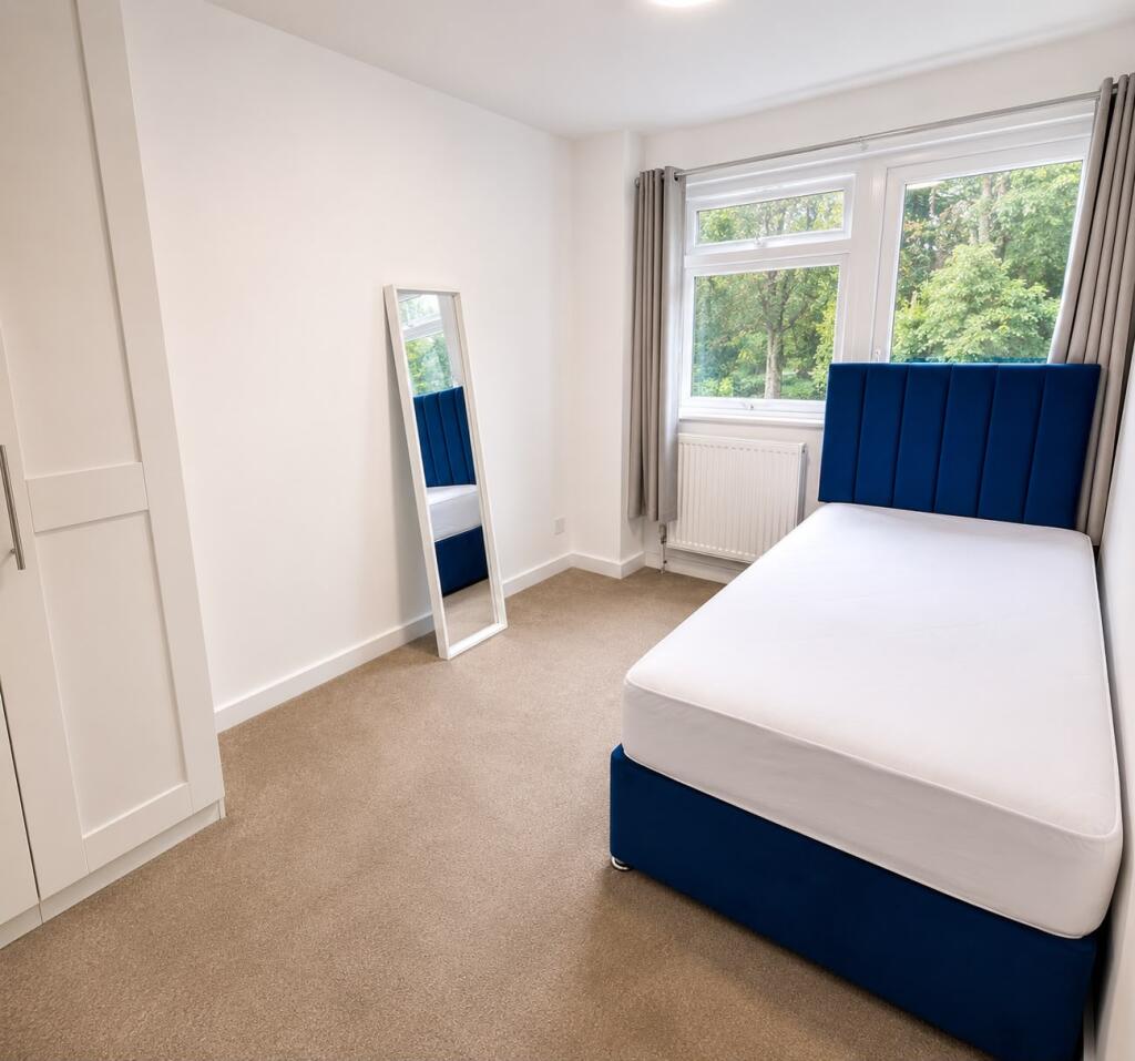 Apartment in Hove, Brighton and Hove - View 3