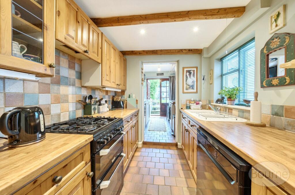 House in Guildford, Elm Hill, Normandy - View 4