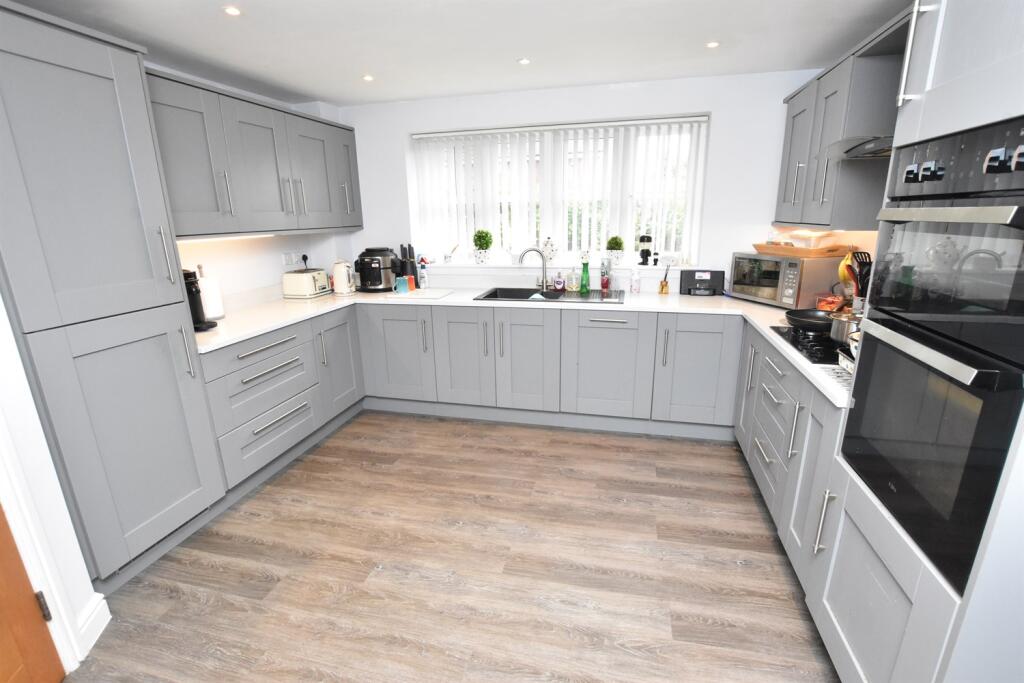House in Walsall, Old Town, Heath End - View 3