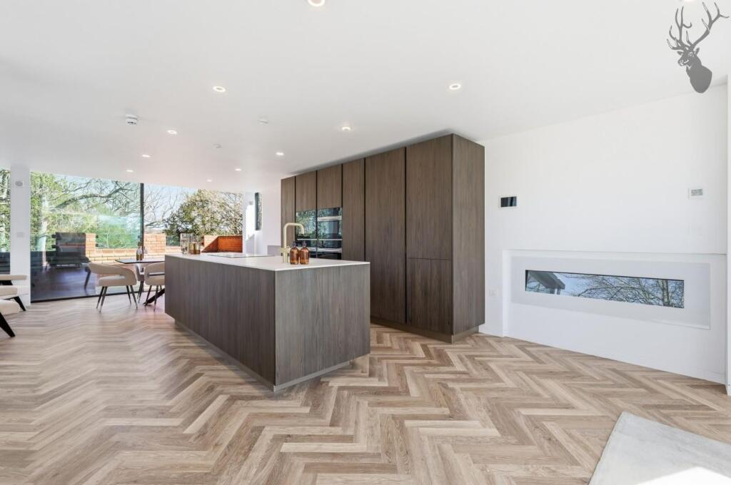 Apartment in Enfield - View 5